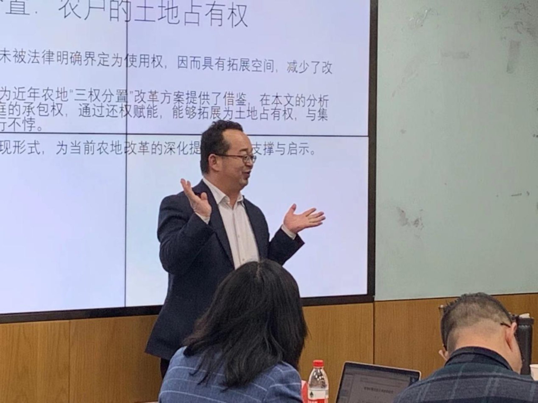 白板

描述已自动生成